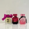 پک عطرهای وانیل استوایی میوه‌ای شامل سه عطر Viva La Juicy، Super Smart 032 و 031 با رایحه‌های وانیل، نارگیل و توت‌فرنگی، مناسب برای هدیه و استفاده روزمره.